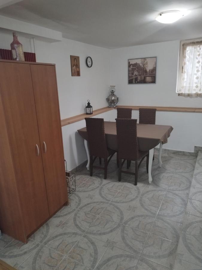 Goksi Apartment Subotica Bagian luar foto